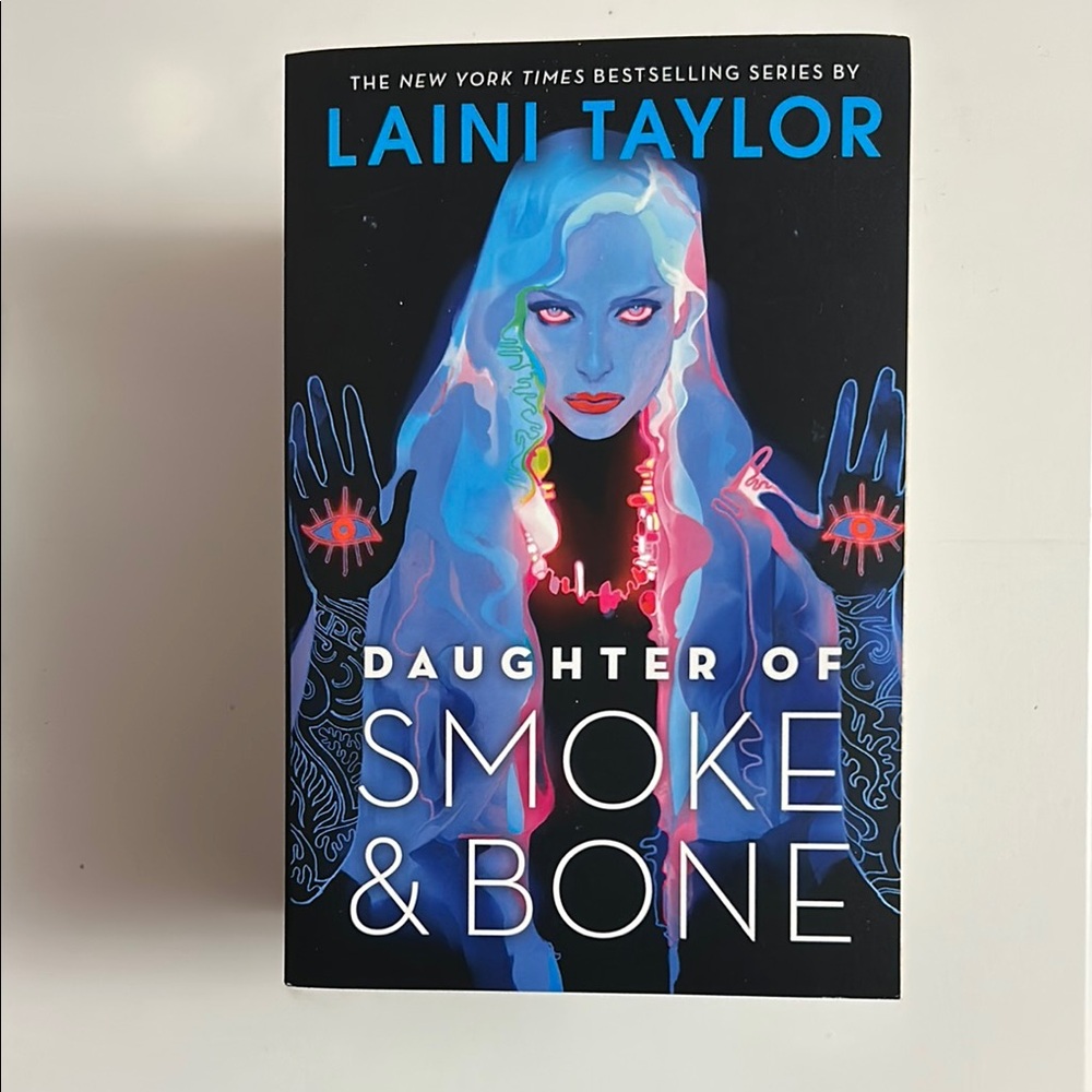Daughter of Smoke & Bone Book